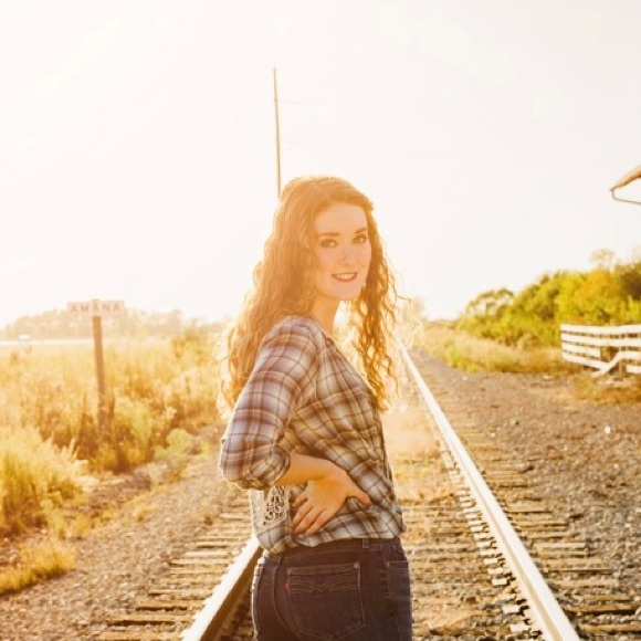 Meet your Posher, Madison - Picture 1 of 1